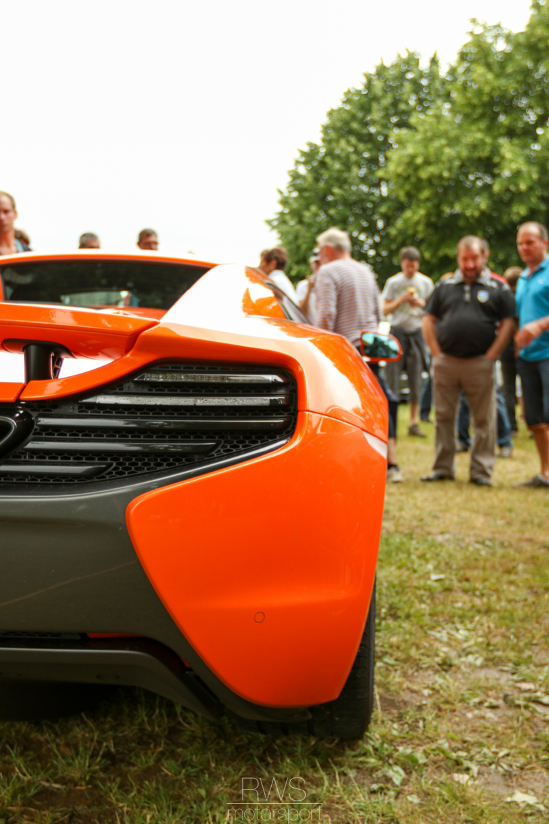 Illustration for article titled Classic British Welcome Photos (Le Mans Carshow)